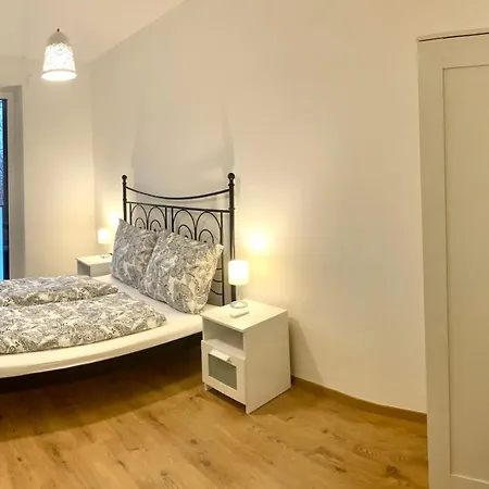 아파트 Westside - Modern & Peaceful - Free Garage! 부다페스트
