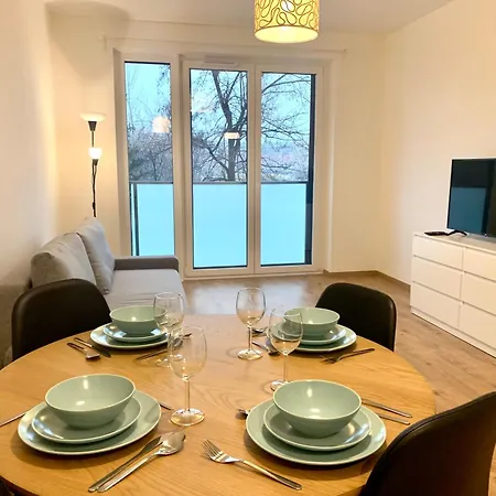 Westside - Modern & Peaceful - Free Garage! 아파트 부다페스트